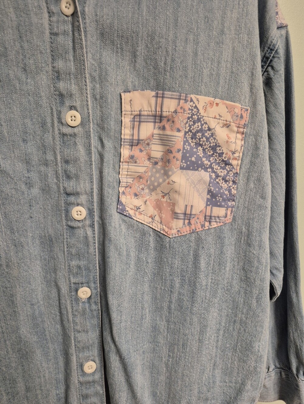 Women's Light Blue Denim Chambray Patchwork Quilt Yoke Button Up Shirt Size M/L - Picture 4 of 7